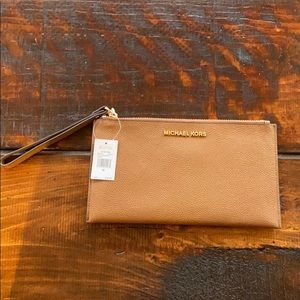 Michael kors wrist clutch tan